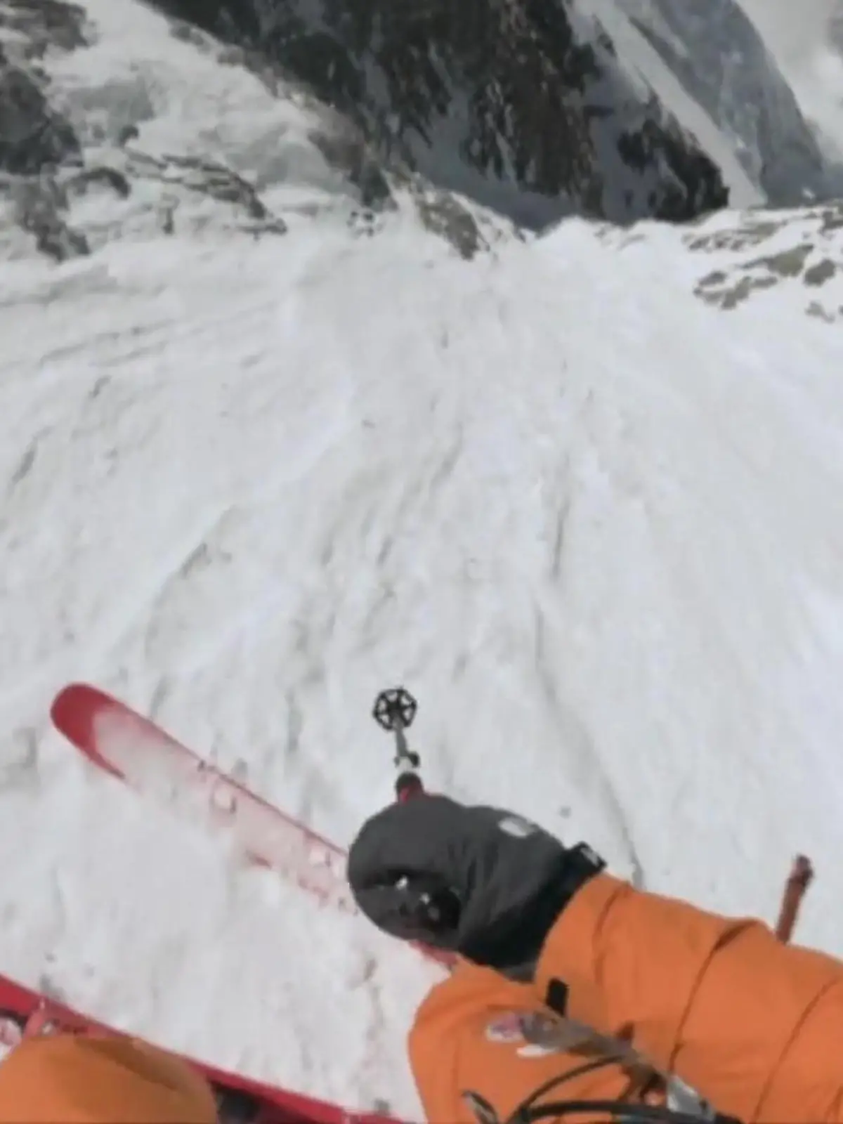 Bild zu: "Skifahrer bezwingt gefährlichste Mount-Everest-Route– wegen der Asche seiner toten Frau!"