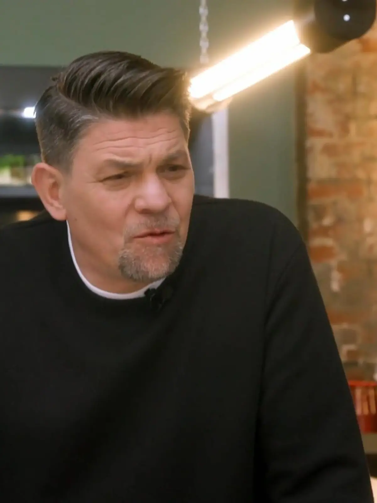 Bild zu: "Tim möchte seine Schüler fördern  - und forden"