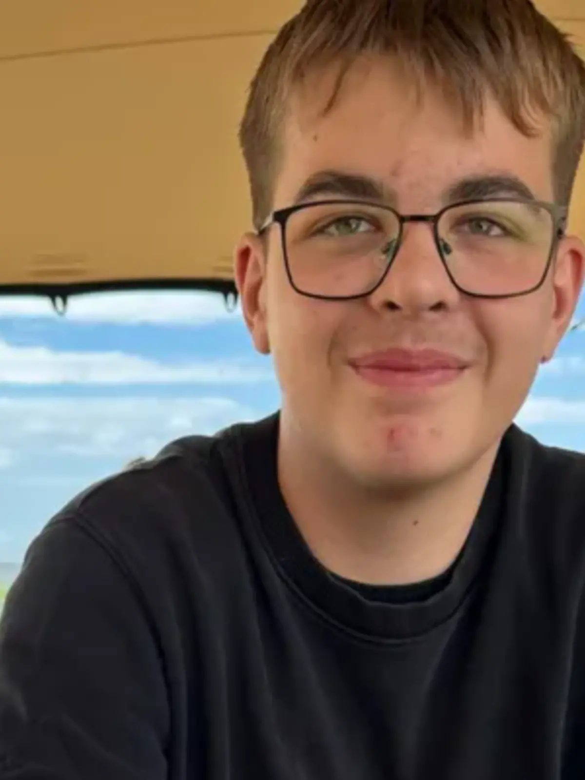 Der 17-jährige Leonardo beginnt gerade seine Ausbildung zum Elektriker, dann kommt die Krebsdiagnose. 