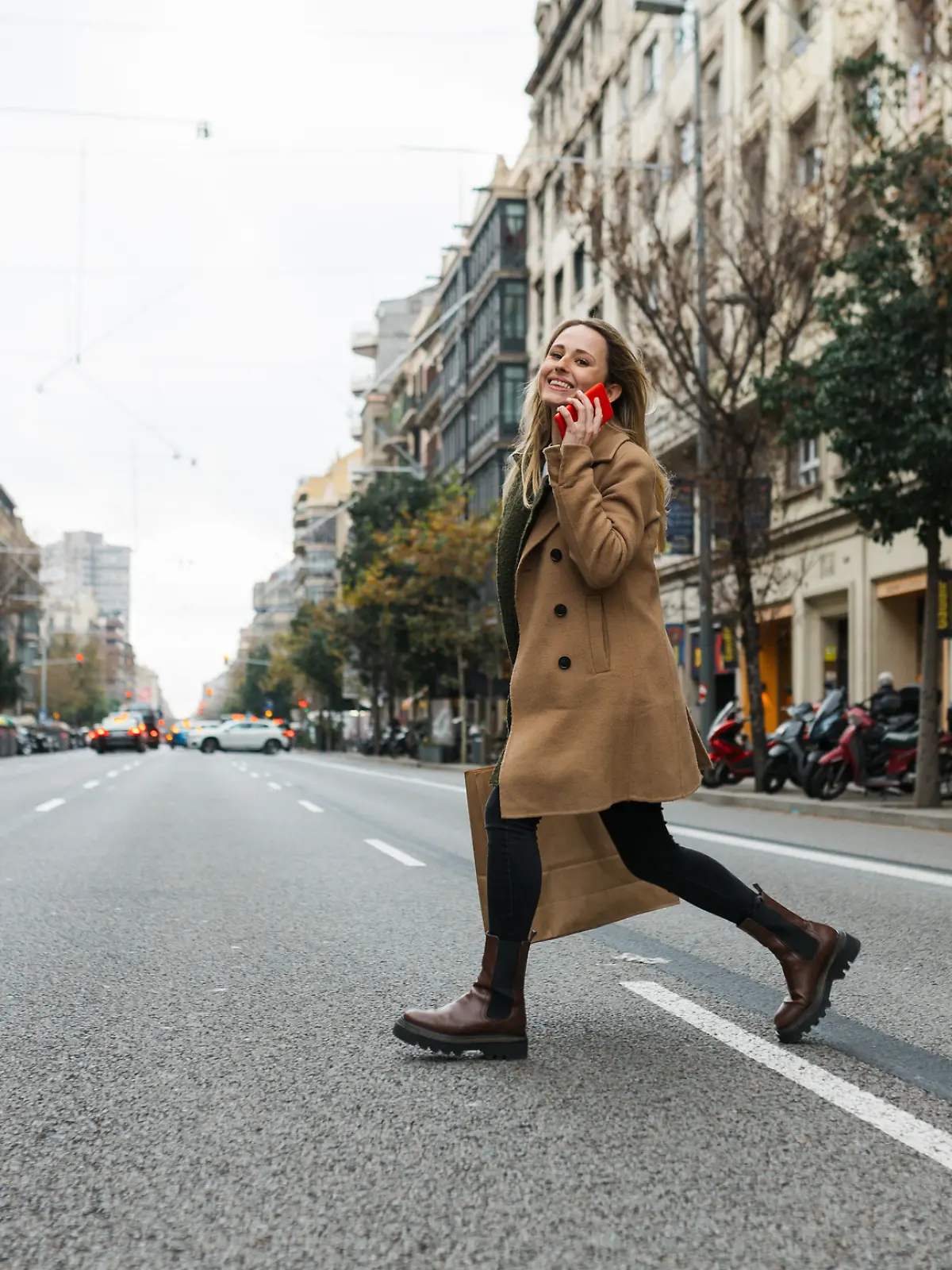 Bild zu: "Dr. Martens sind out? Diese Stiefel sind jetzt im Trend"