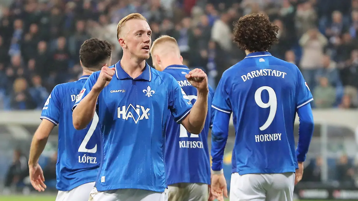 Trifft Isac Lidberg wieder? Das Topspiel der 2. Bundesliga Darmstadt 98 gegen Arminia Bielefeld seht ihr bei NITRO im Free-TV oder auf RTL+ online im Livestream