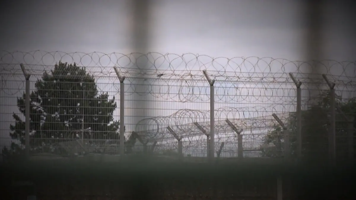 Schweden plant Gefängnisse für 13-Jährige Was Experten dazu sagen