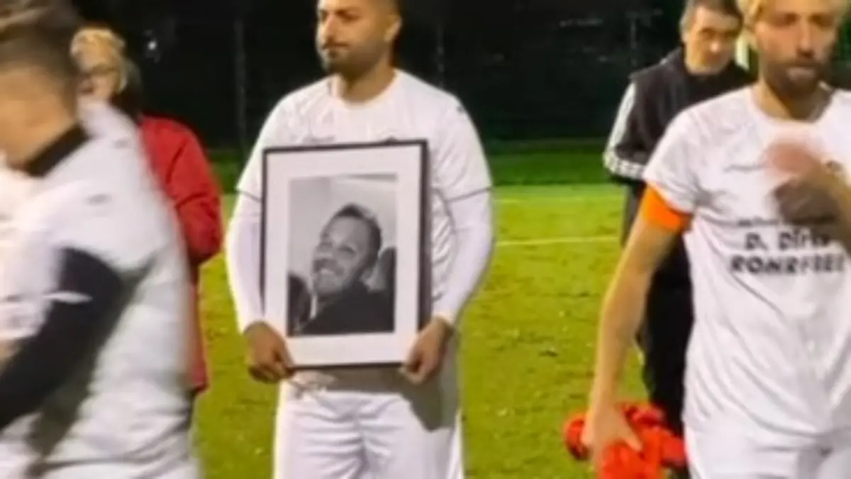 Freunde und Familie gedenken dem verstorbenen Bruder von Kevin Kampl