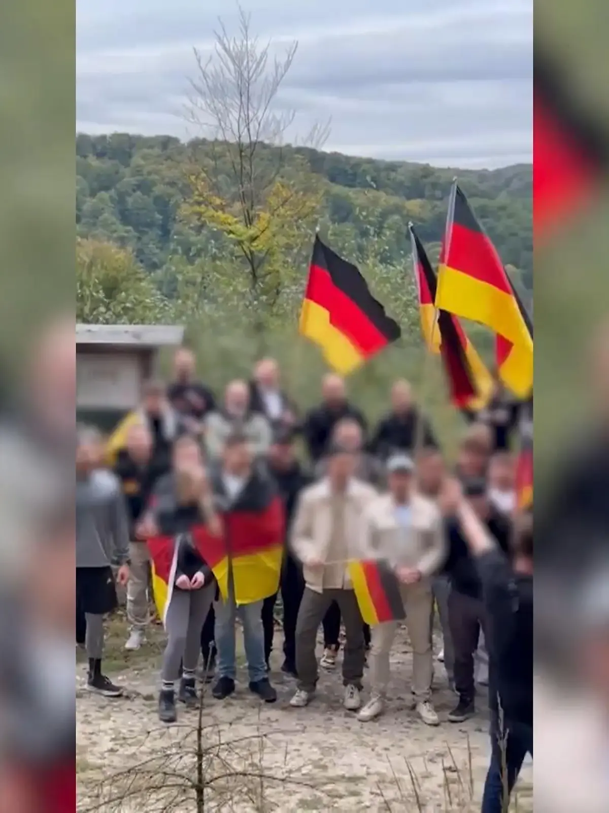 Bild zu: "Proteste am Tag der Deutschen Einheit"