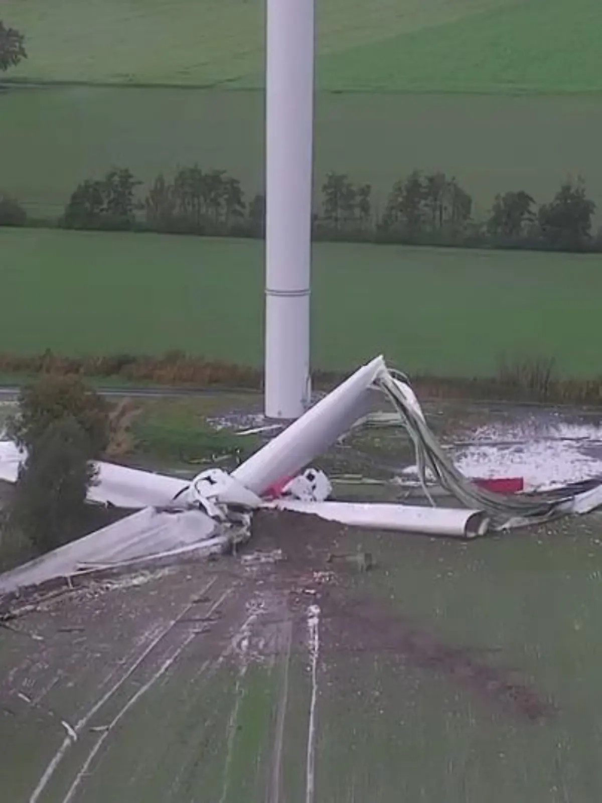 Bild zu: "Windrad in Havixbeck stürzt ein"