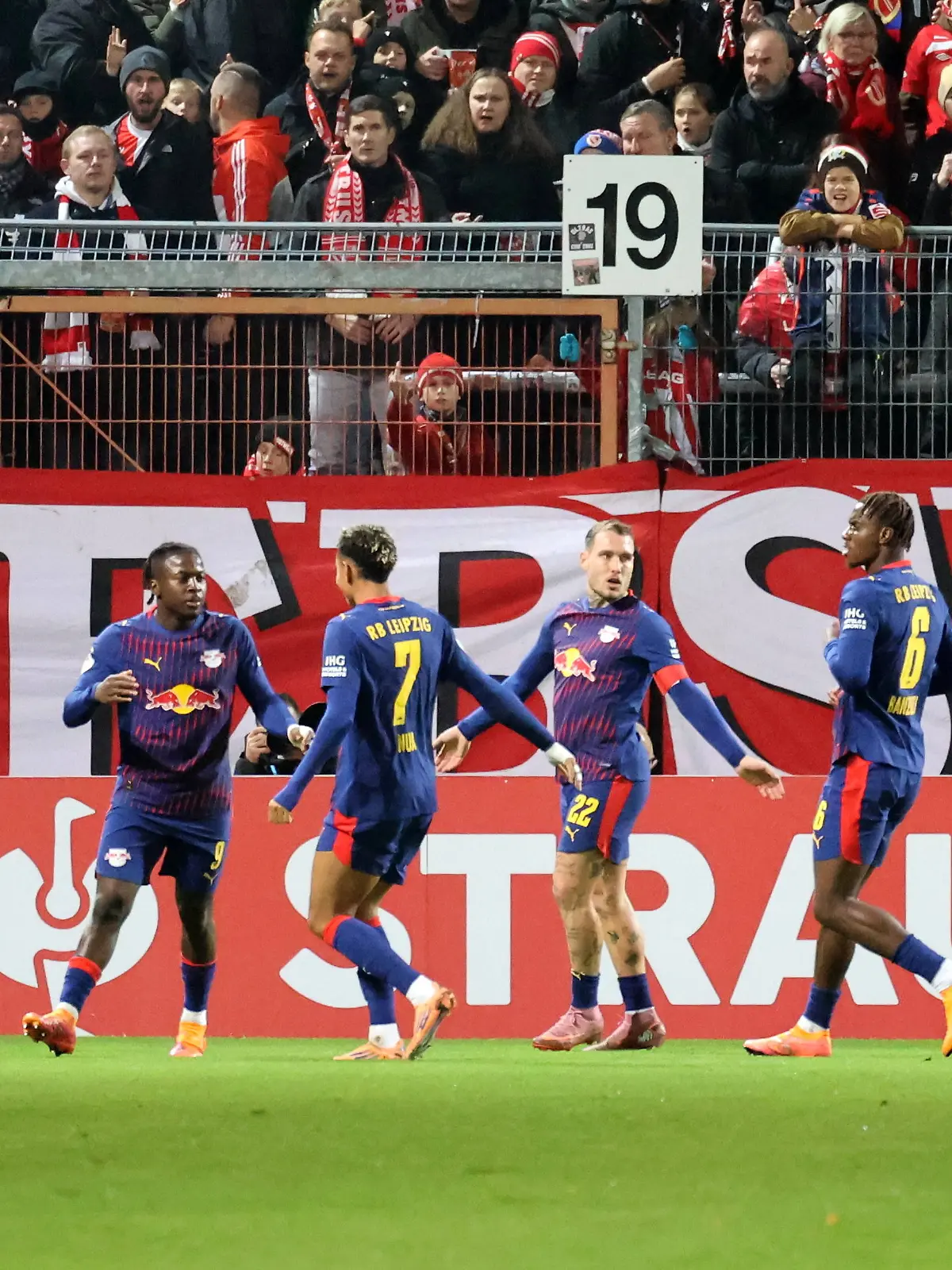 Fussball DFB-Pokal 2. Hauptrunde 2025/2026 FC Energie Cottbus - RB Leipzig