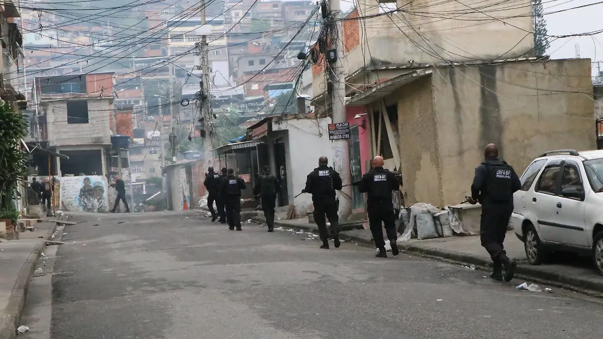 Polizisten und Kriminelle lieferten sich stundenlange Gefechte.