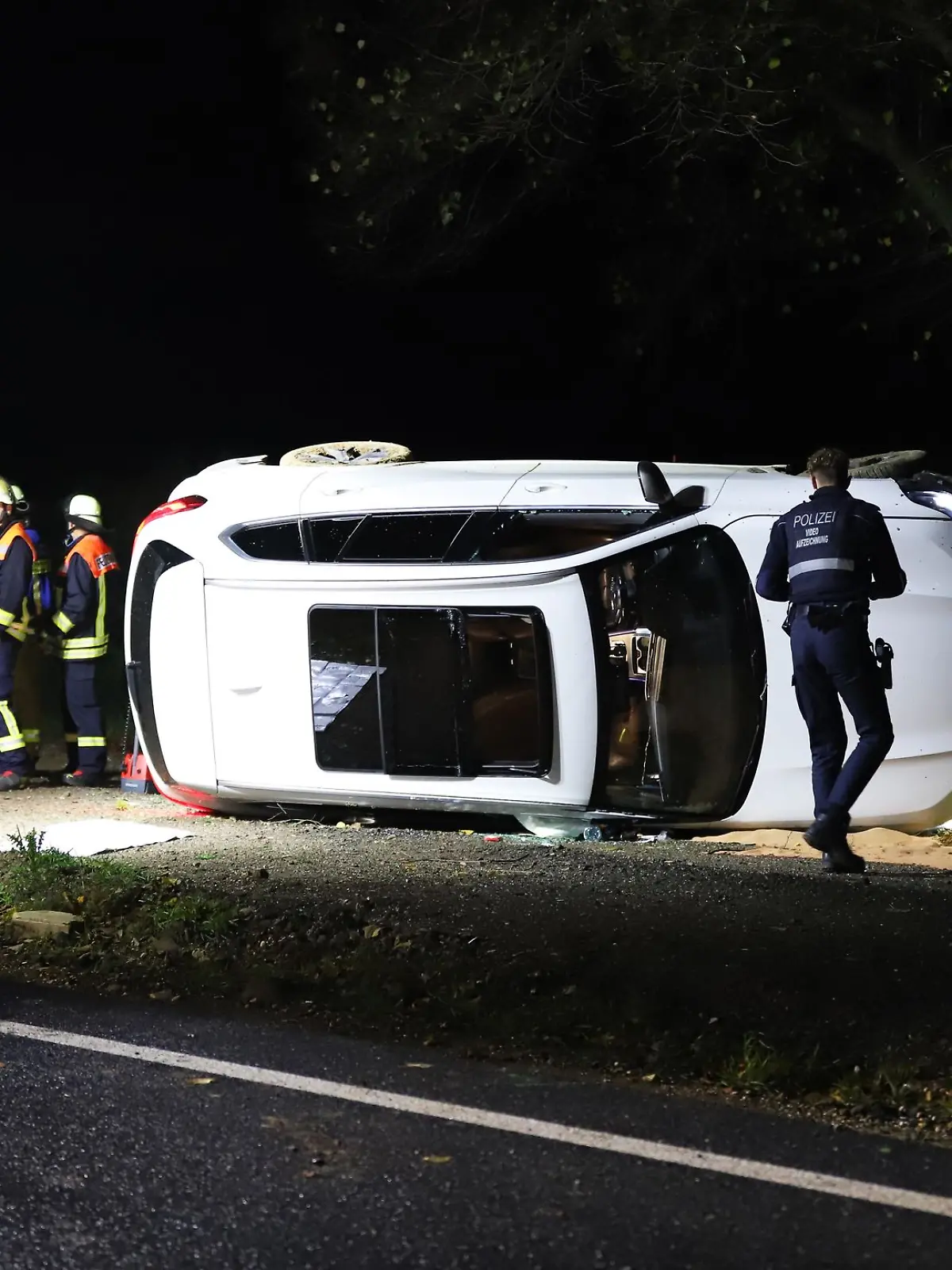 Nach einer Verfolgungsfahrt auf der A3 in Richtung Köln ist ein Autofahrer schwer verletzt worden.