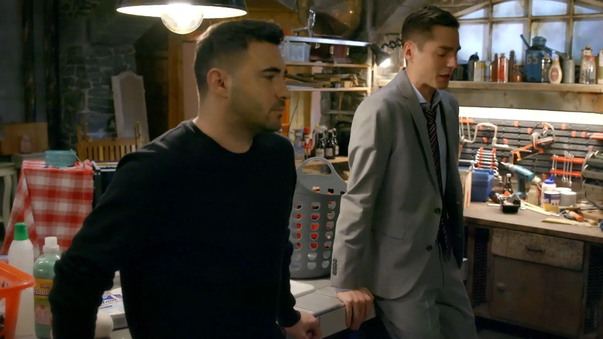 Easy findet Ringo weinend im Keller „Unter uns“-Folge vom 11.01.23