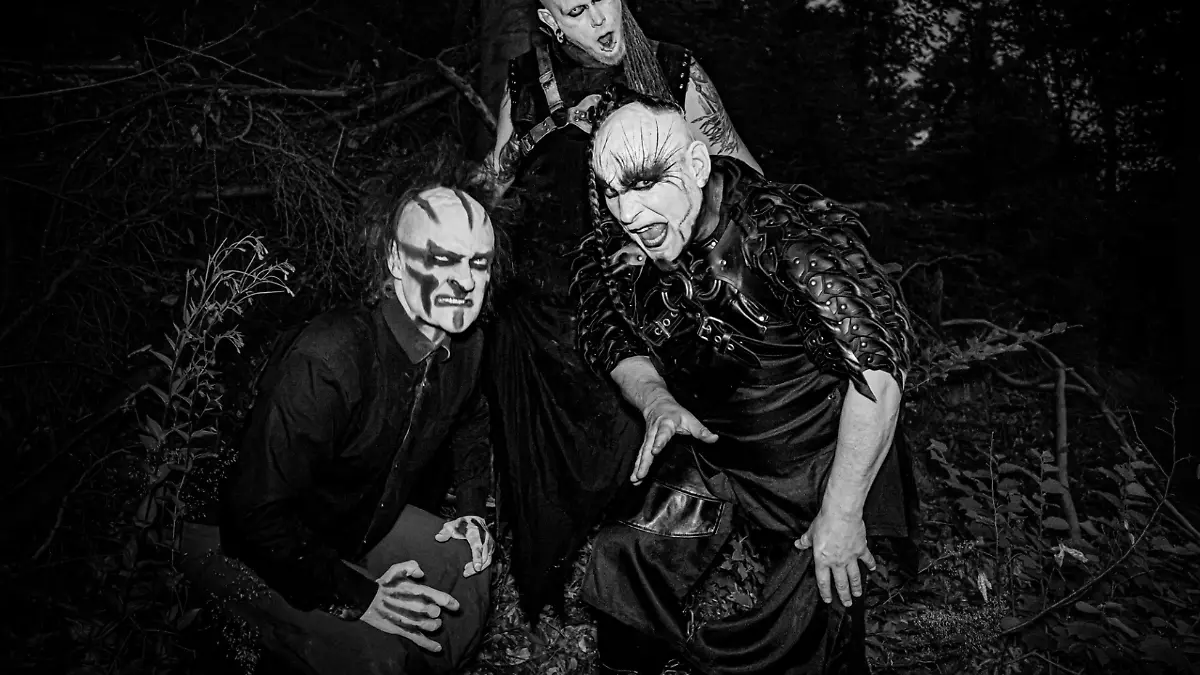 Das Ich treten live zu dritt auf. Neben Bruno und Stefan ist dann auch Sven Hegewald mit dabei. 