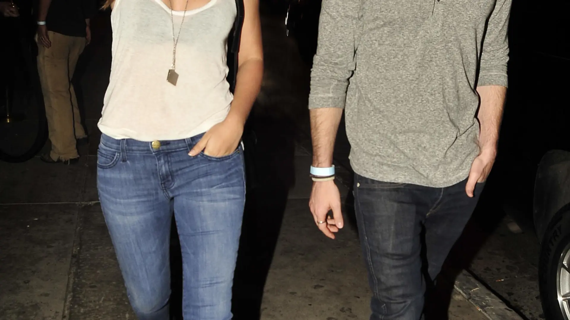 Actress Zelda Williams walks to her car with a Mystery Man at Bootsy Bellows on April 11, 2014.