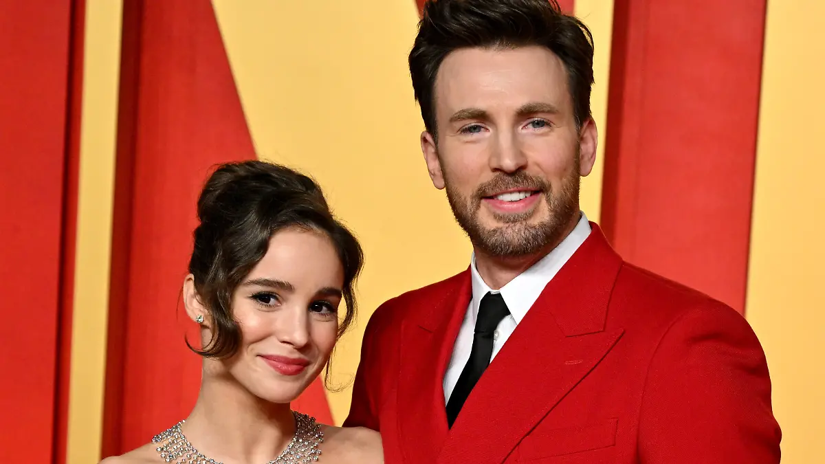Alba Baptista und Chris Evans