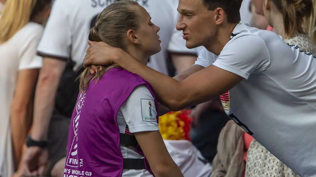 Klara Bühl und Simeon Stiefvater