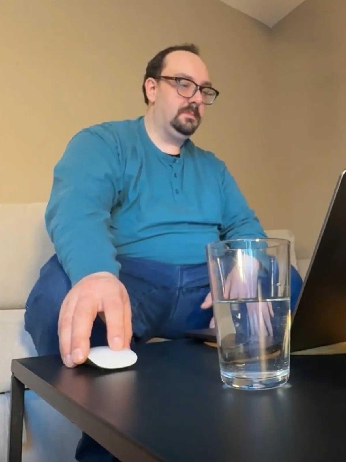 Bild zu: "Liebesbetrügerin zockt Marcel (39) um 120.000 Euro ab – er bekam sie nie zu Gesicht
"