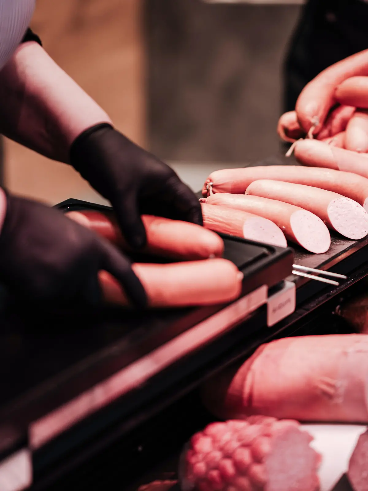 Ein Mann ist betrunken in eine Metzgerei eingebrochen.