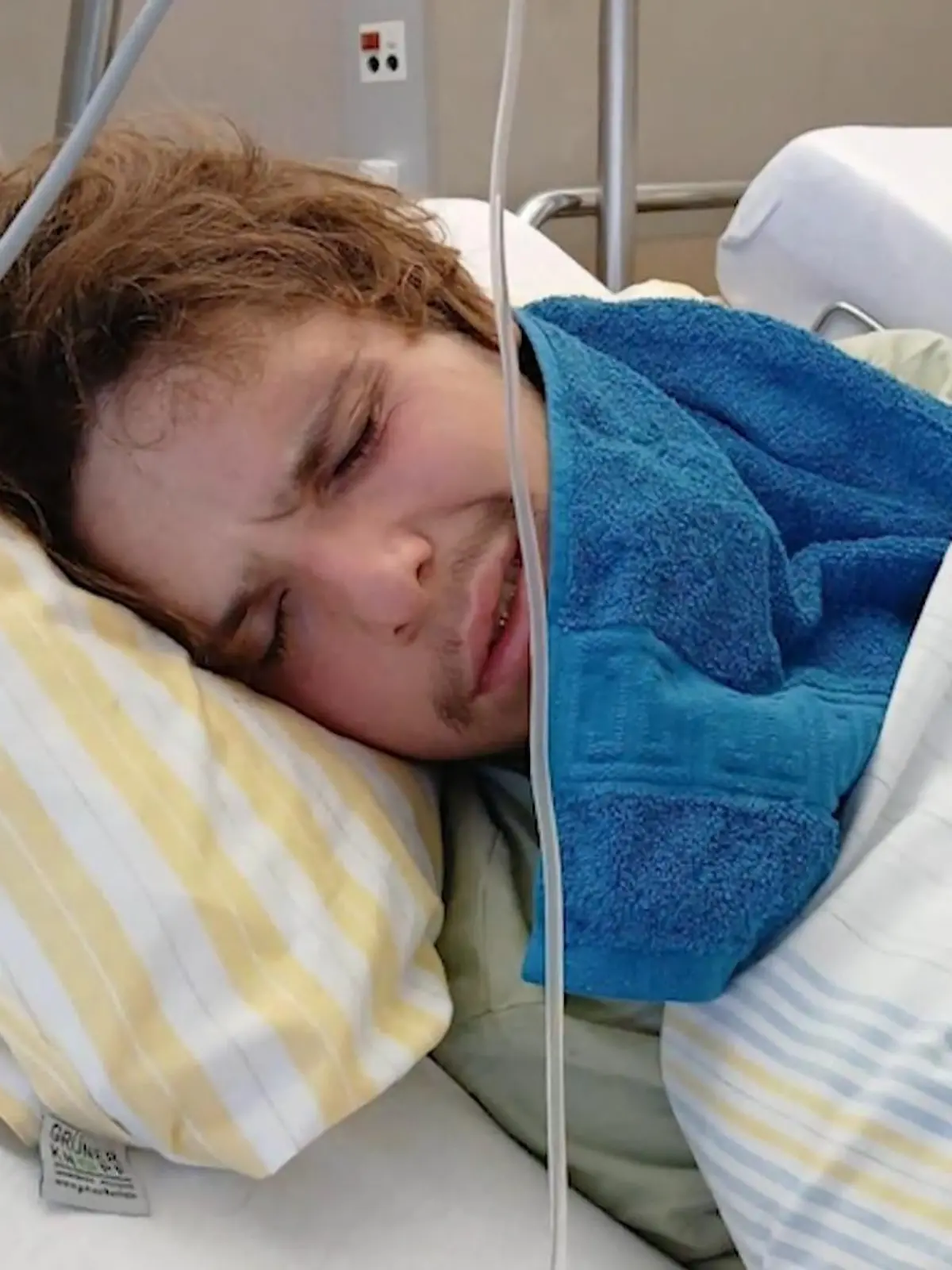 Bild zu: "Nils (21) wollte ausgelassen feiern – jetzt muss er sich ins Leben zurückkämpfen"