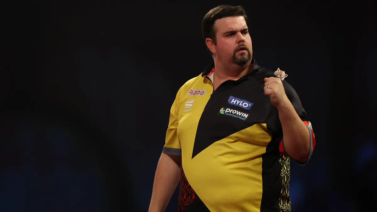 RECORD DATE NOT STATED 2nd January 2023, Alexandra Palace, London, England 2022/23 PDC Cazoo World Darts Championships Day 15 Semi-Finals Gabriel Clemens celebrates as throws a 180 in his match against Michael Smith PUBLICATIONxNOTxINxUK ActionPlus12464144 ShaunxBrooks