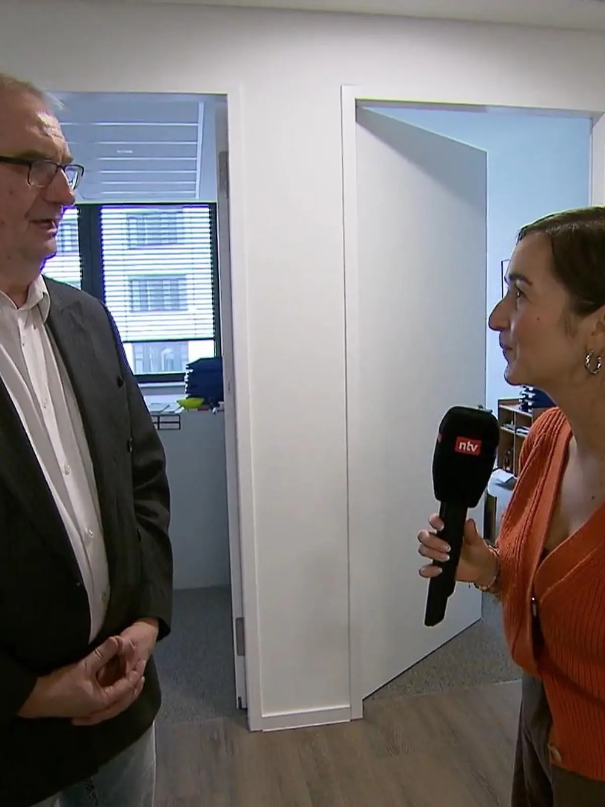 Bild zu: "Weltspartag – Wie kann ich sparen?"