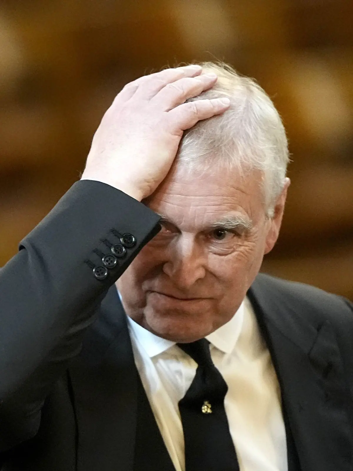 Bild zu: "Andrew muss Windsor verlassen – ohne Entschädigung!"