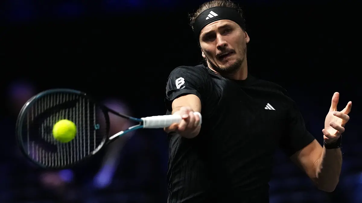 Alexander Zverev steht in Paris in der Runde der besten Acht.