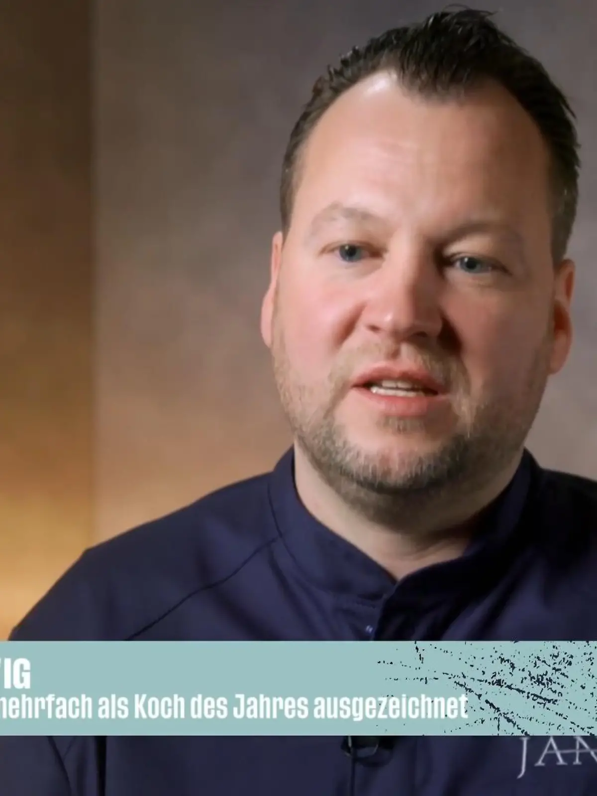 Bild zu: "Jan Hartwig hilft beim Urteil"