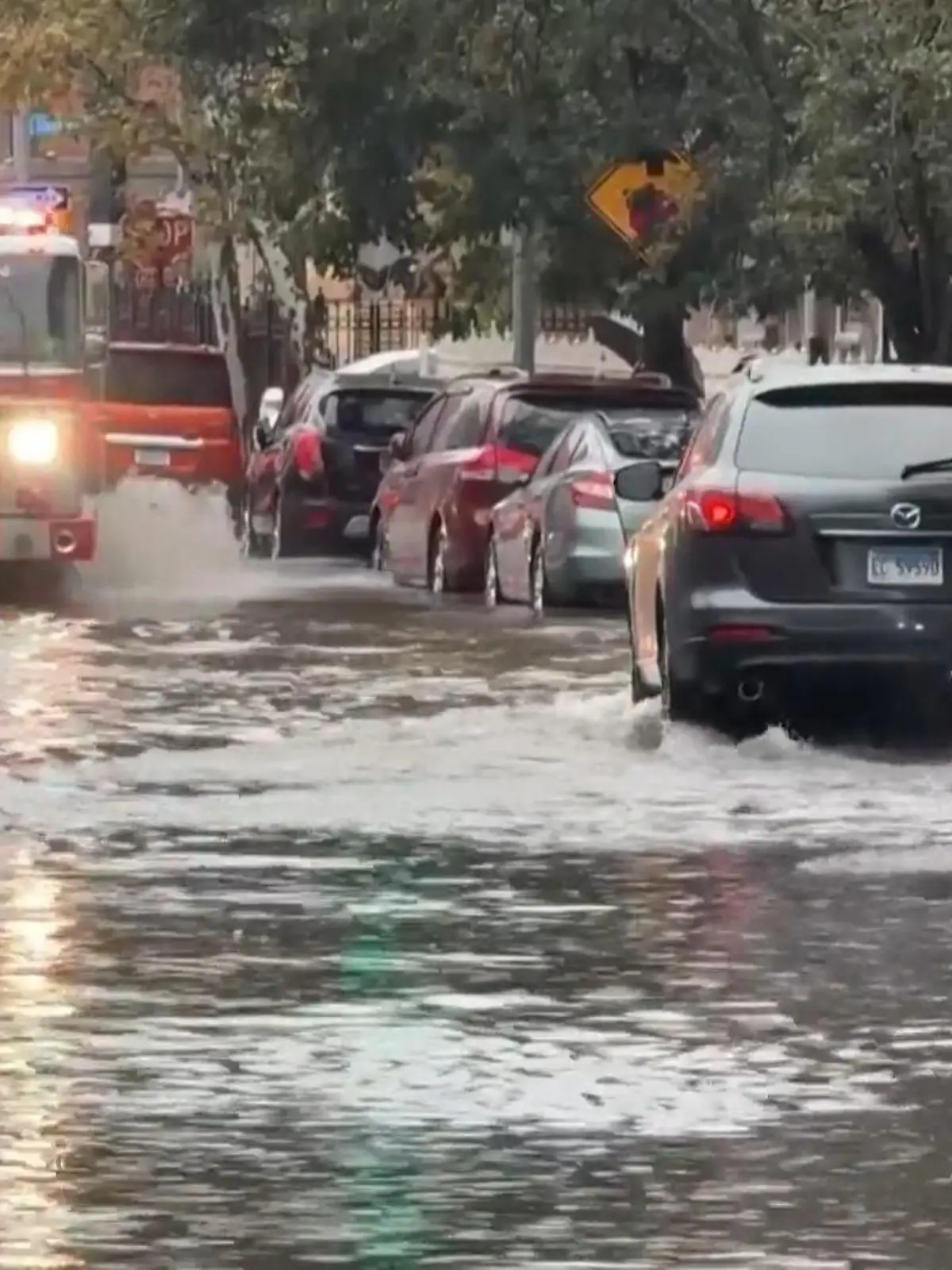Bild zu: "New York versinkt in Wassermassen"