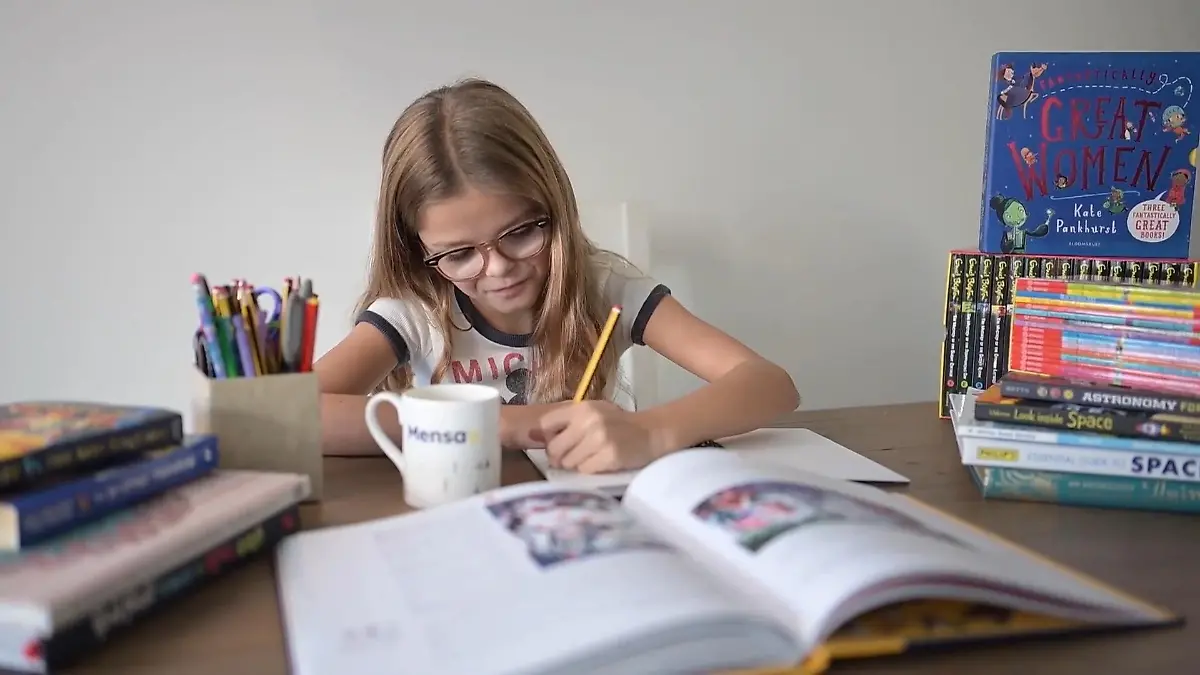 Poppy gehört zu den klügsten Menschen der Welt Sie ist gerade mal zehn!