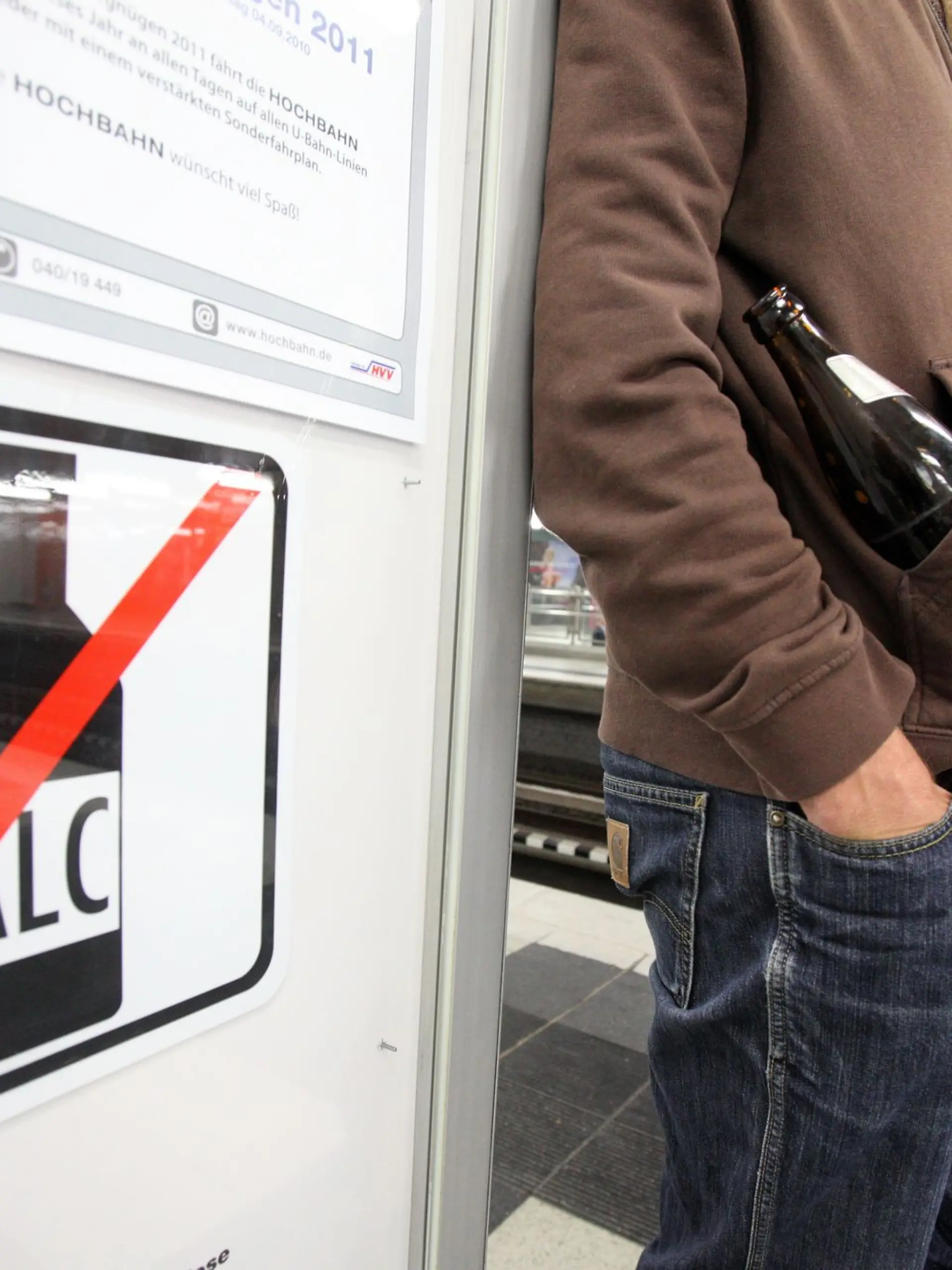 Bild zu: "Alkohol soll an allen Bahnhöfen verboten werden"