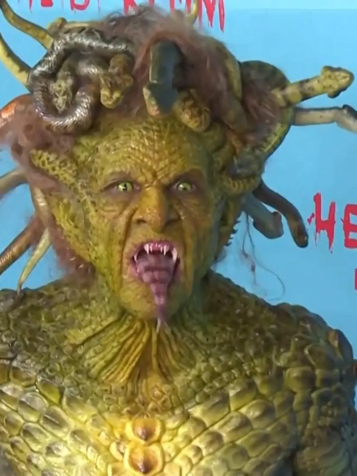 Bild zu: "Heidi Klum begeistert an Halloween als monströse Medusa – Tom versteinert!"