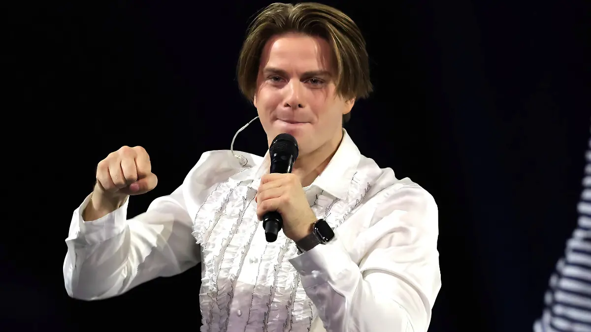 ARD: SCHLAGERBOOOM 2025 - Alles Funkelt Alles Glitzert . Sänger Vincent Gross während der ARD Fernsehshow SCHLAGERBOOOM 2025  ALLES FUNKELT ALLES GLITZERT am 19.10.2025 in der Westfalenhalle Dortmund.