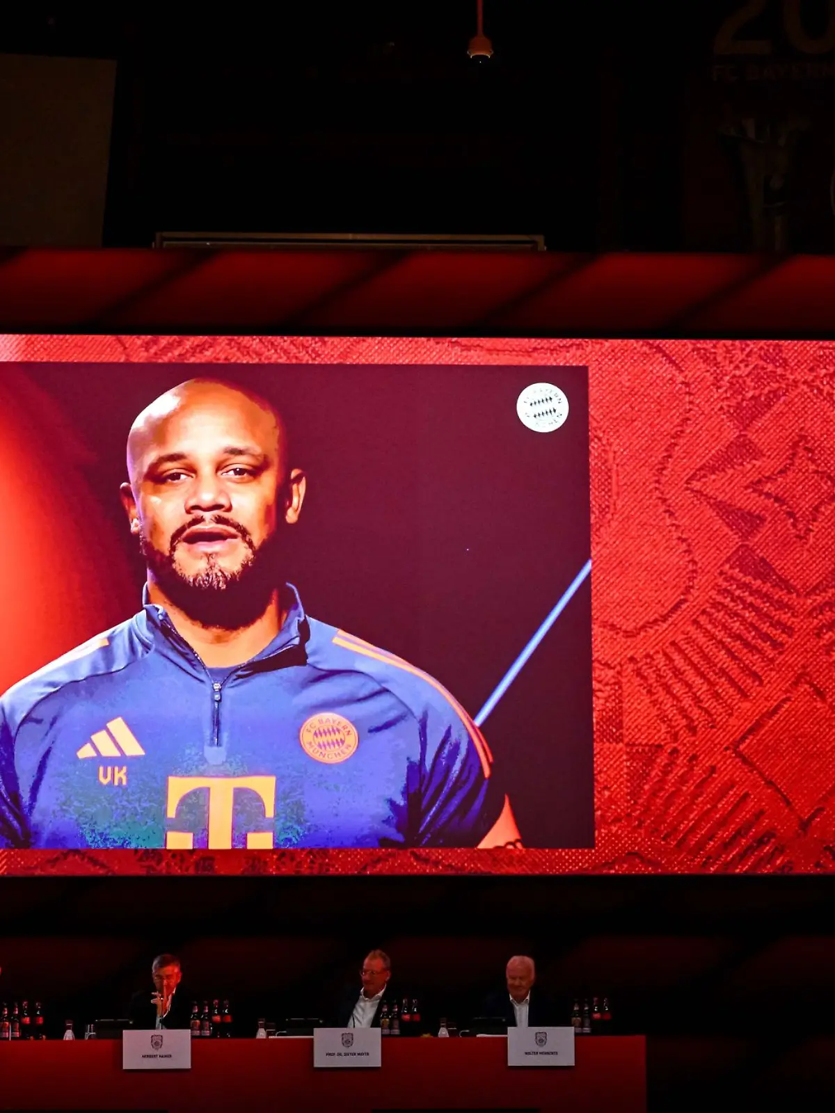 Bild zu: "Übermächtige Bayern im «Rock ’n’ Roll»-Feeling nach Paris"