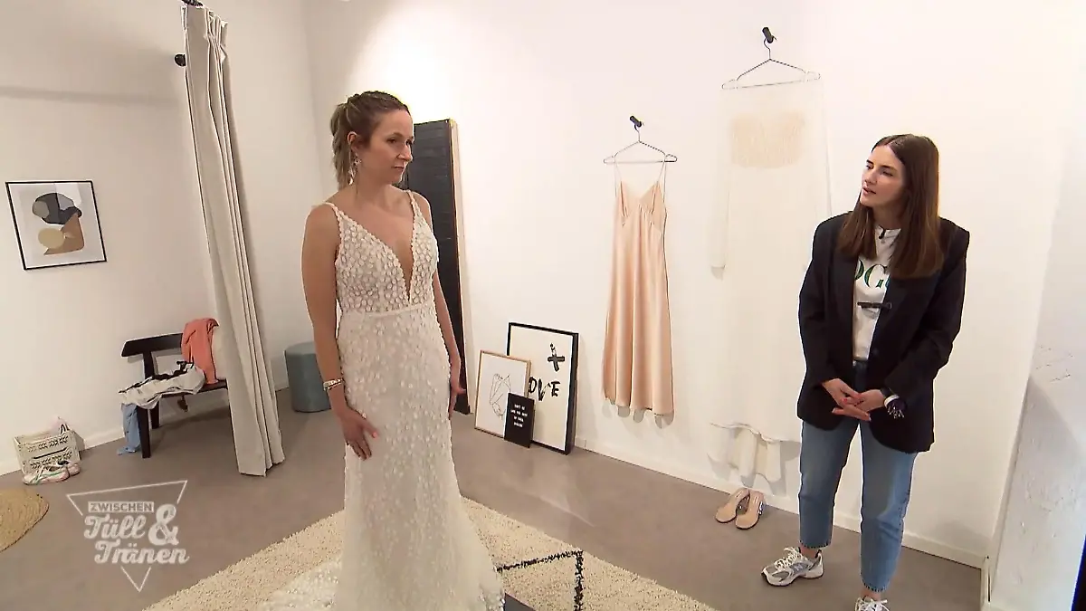 Maren ist enttäuscht von australischen Kleidern Seit der 12. Klasse ein Paar