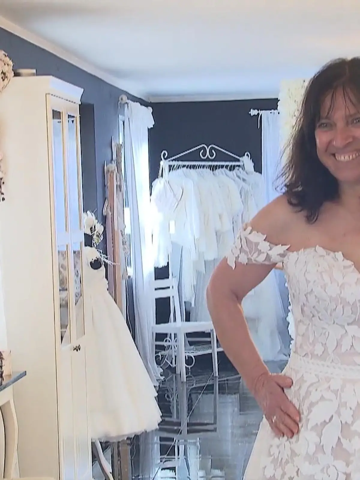 Bild zu: "Direkt das erste Kleid sorgt für viel Begeisterung"