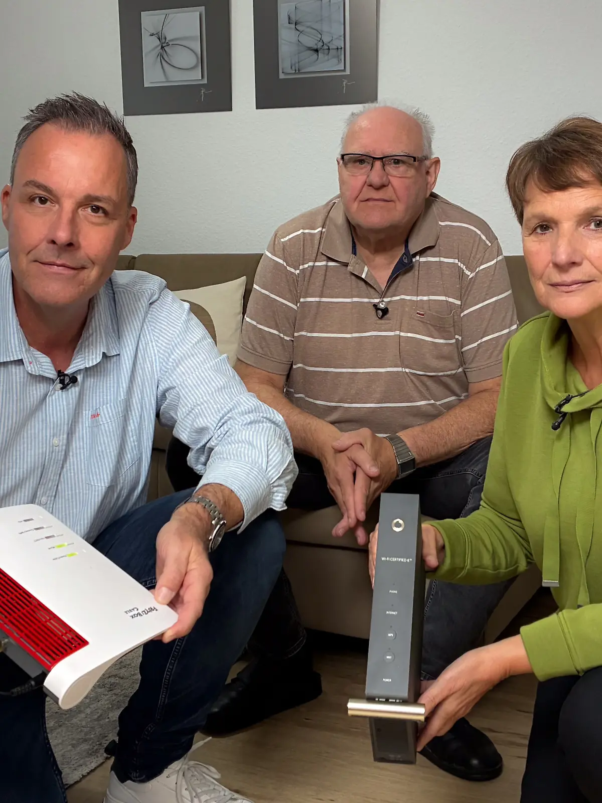 RTL-Reporter Thorsten Sleegers hilft dem Ehepaar Eschen.