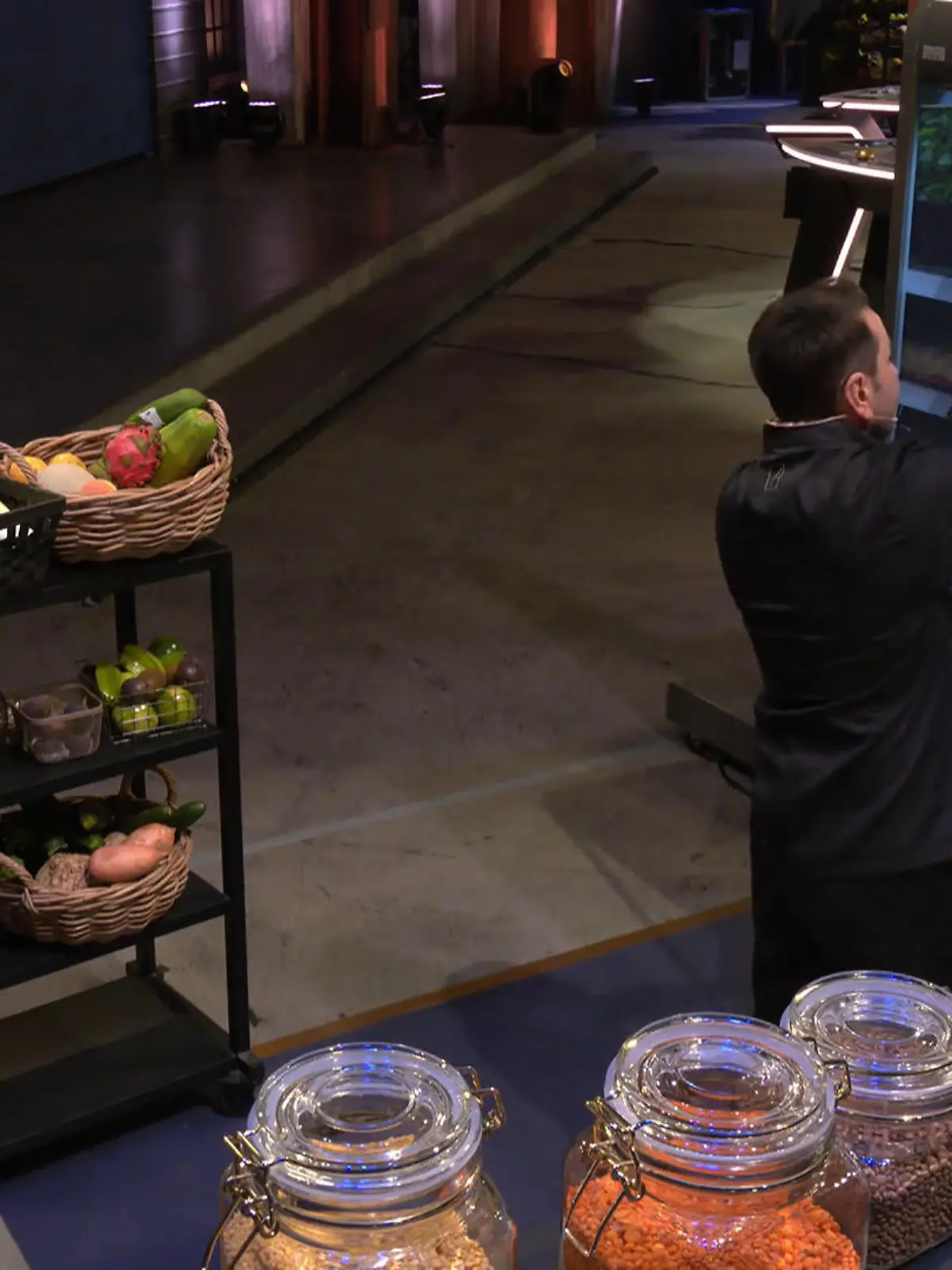 Bild zu: "Ali klaut Eier vom gegerischen Team"