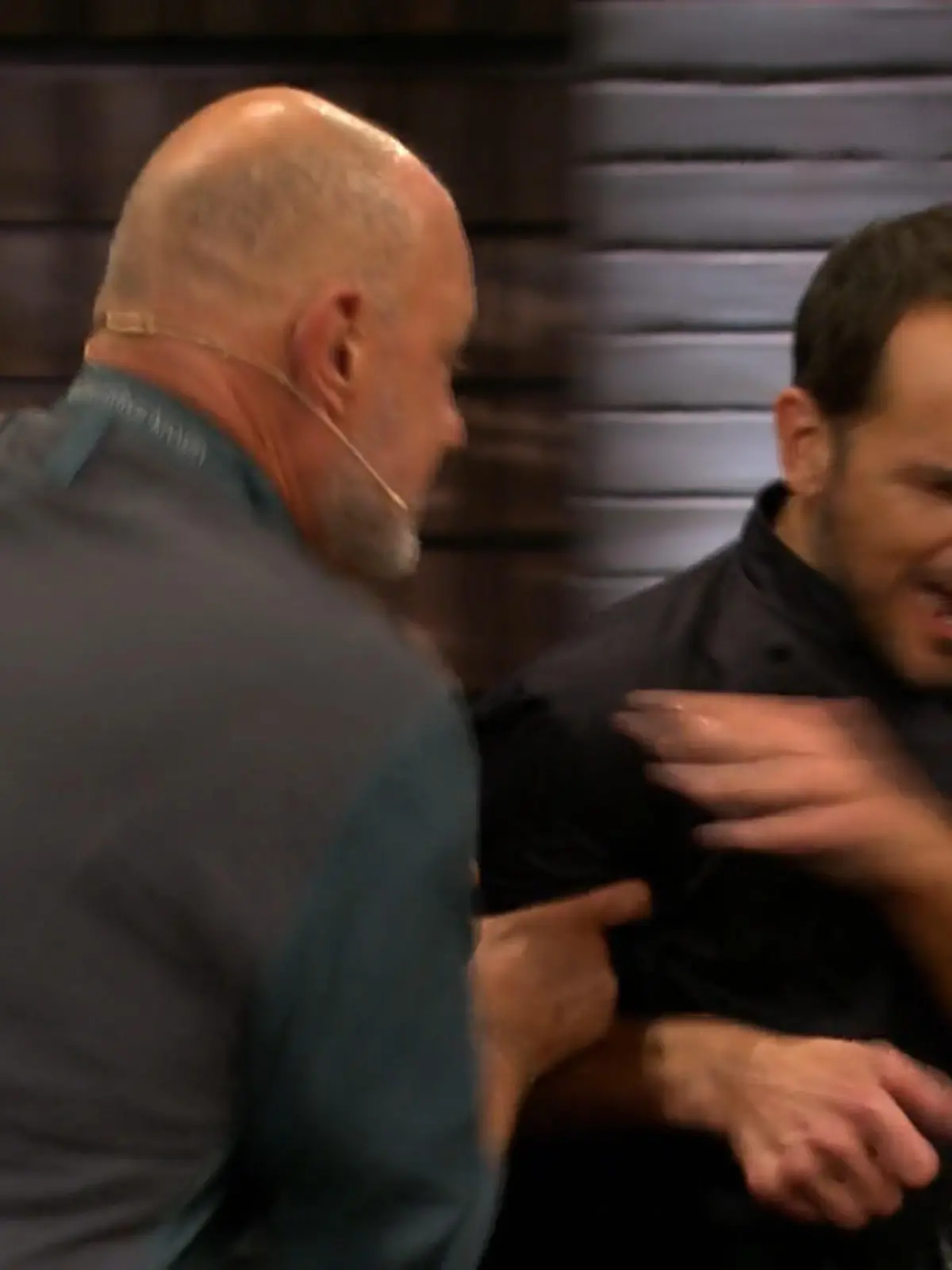 Bild zu: "Tätlicher Angriff im Videobeweis!"