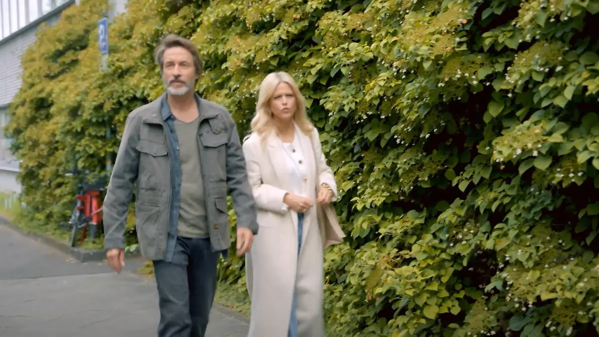 „Unter uns“-Folge vom 12.11.25 auf RTL+: Riskant: Patrizia nimmt Jori mit  in die Schillerallee