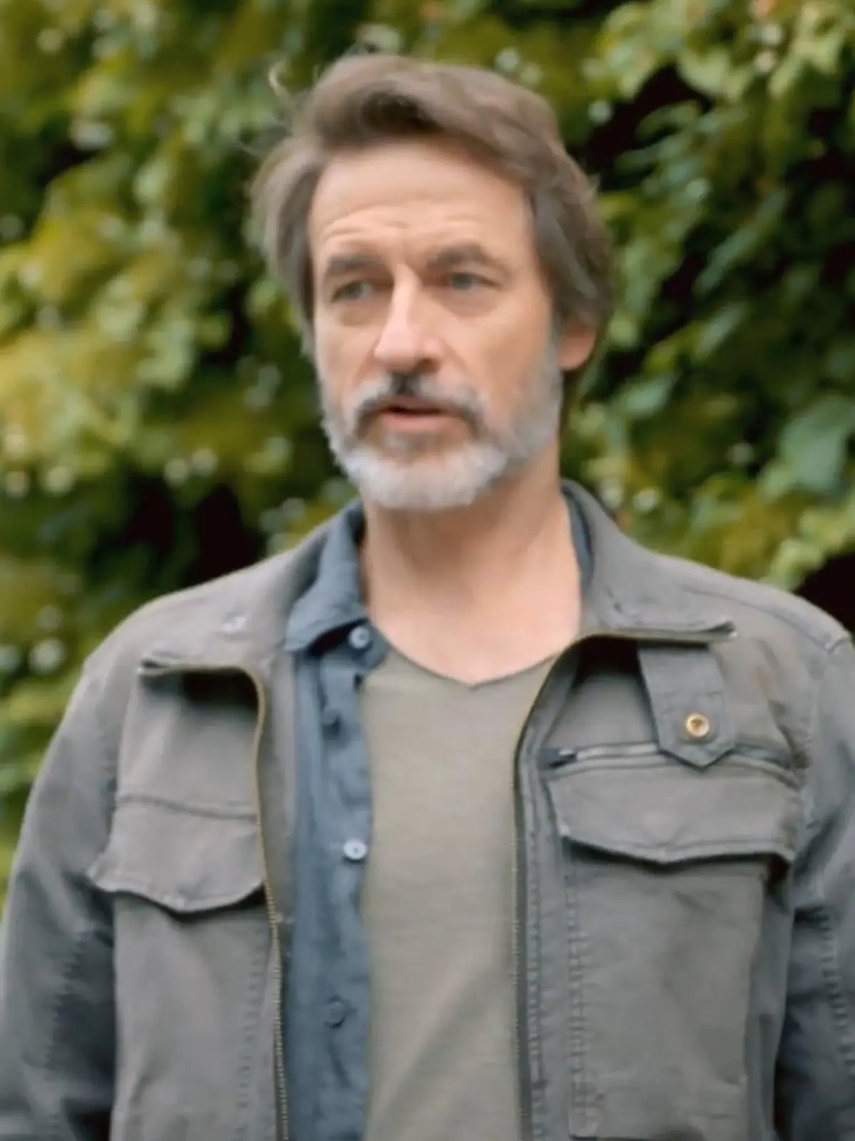 Unter uns: Jori erscheint unvorsichtigerweise in der Schillerallee