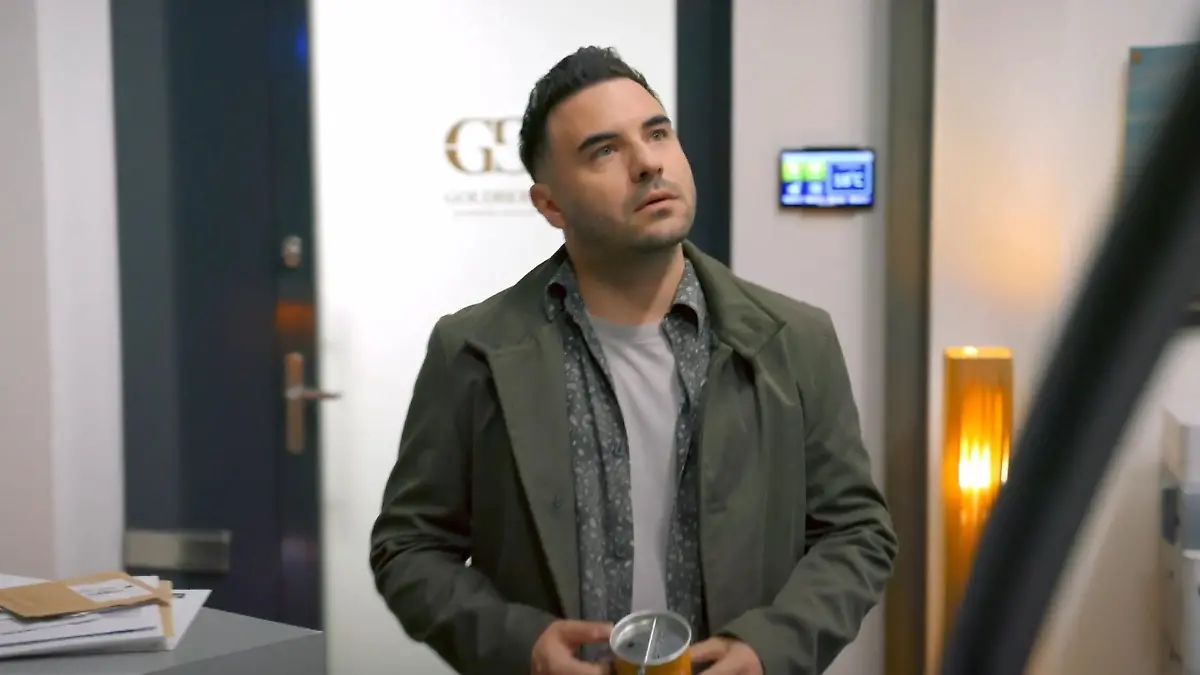 Easy belauscht ein Gespräch von Patrizia und Stella „Unter uns“-Folge vom 13.11.25 auf RTL+