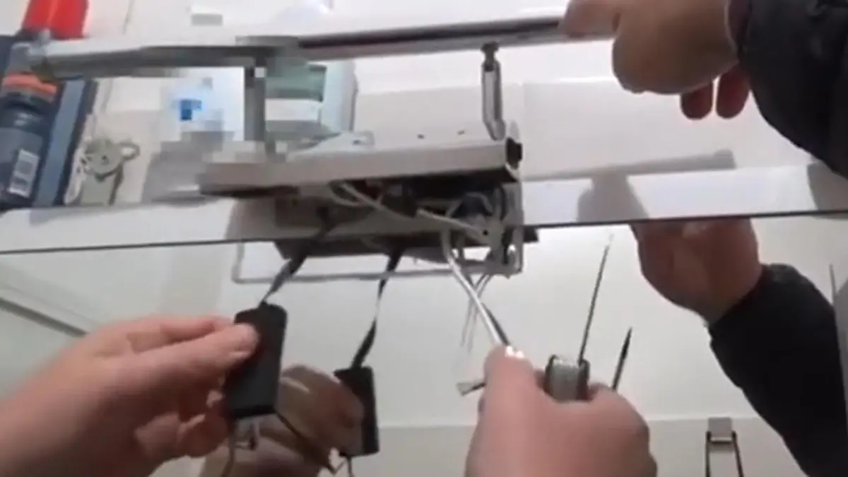 Studentin heimlich beobachtet! Vermieter (56) versteckt Kameras in Badezimmer Sie ist nicht das einzige Opfer