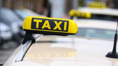 Bayern: Taxigast fährt 270 Kilometer – und haut ohne zu bezahlen ab