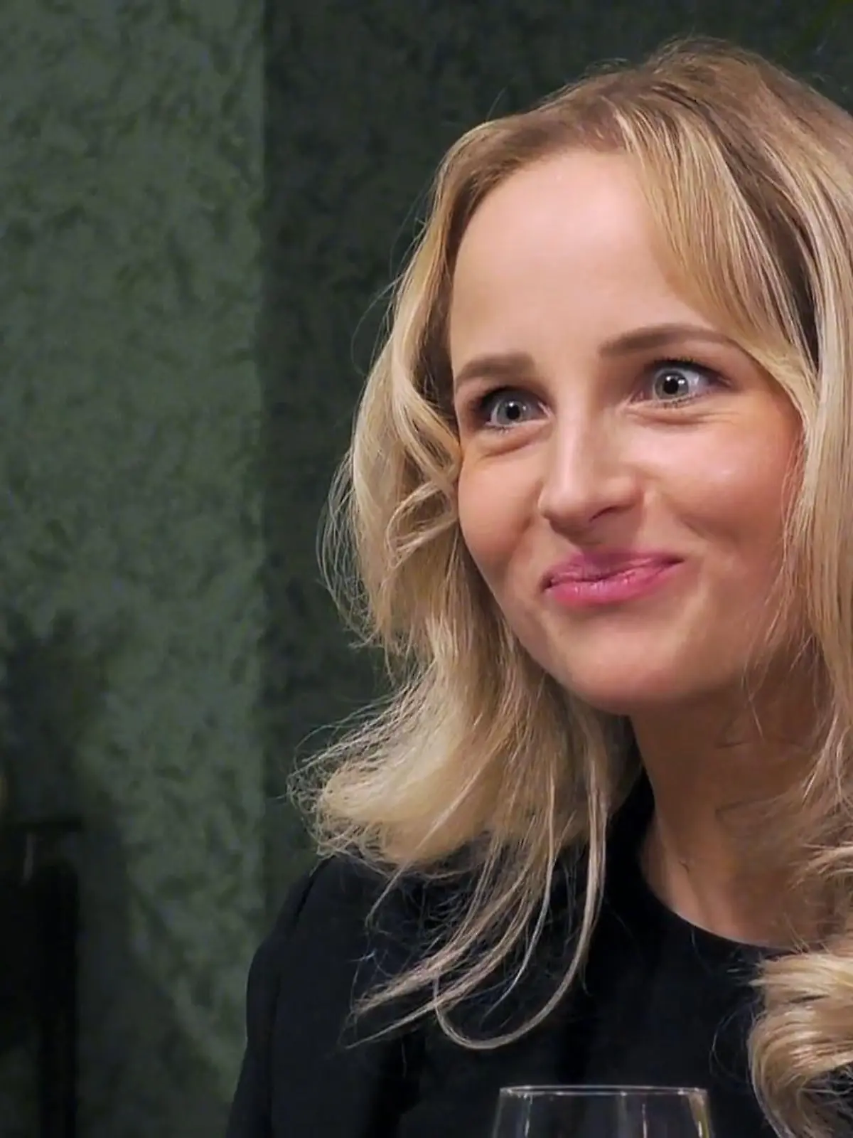 Bild zu: "Finden Aylin und Julian Gemeinsamkeiten?"