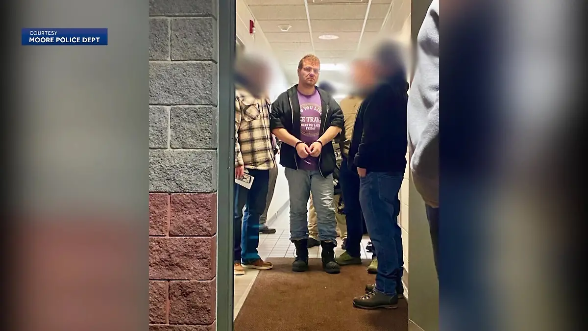 Mit falschem Namen tauchte Lennon als Student an einer New Yorker Universität unter. 