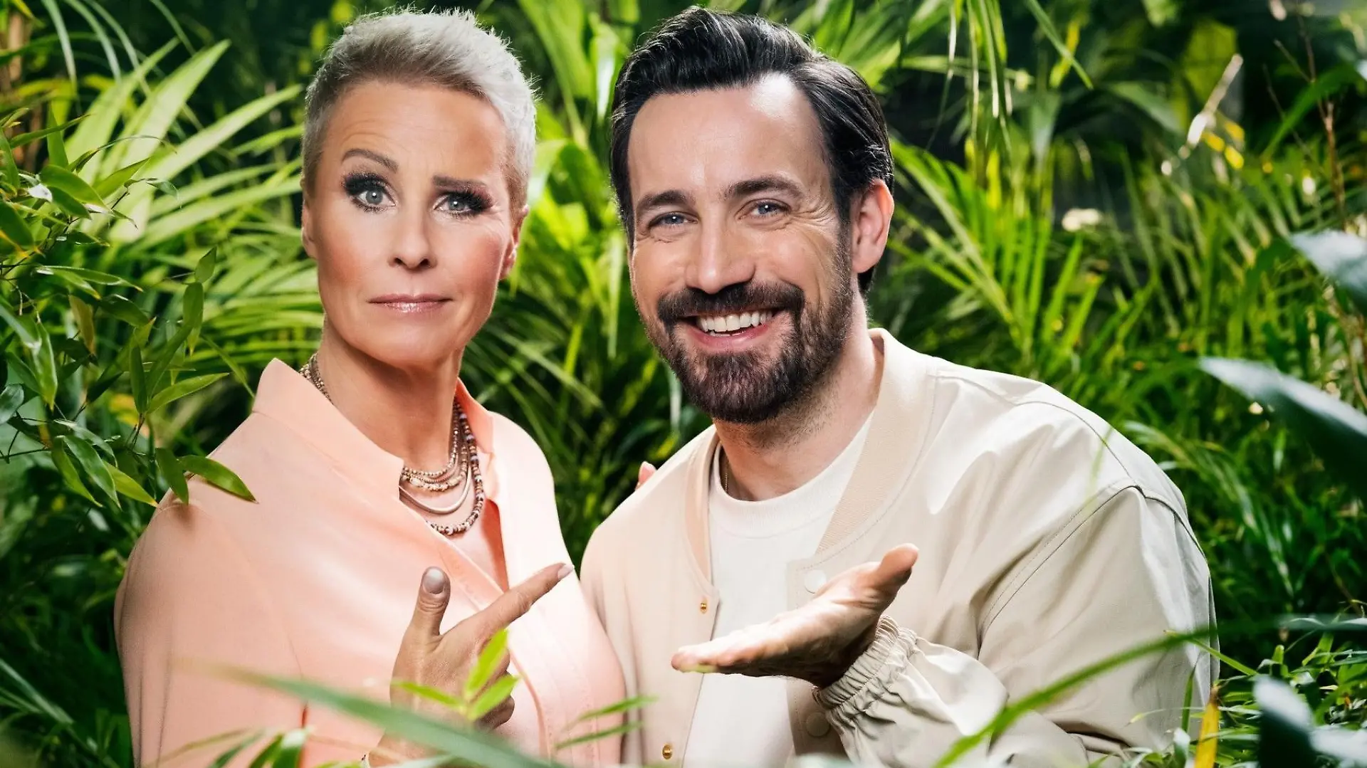 Die beiden Moderatoren Sonja Zietlow und Jan Köppen.
Die Verwendung des sendungsbezogenen Materials ist nur mit dem Hinweis und Verlinkung auf RTL+ gestattet.