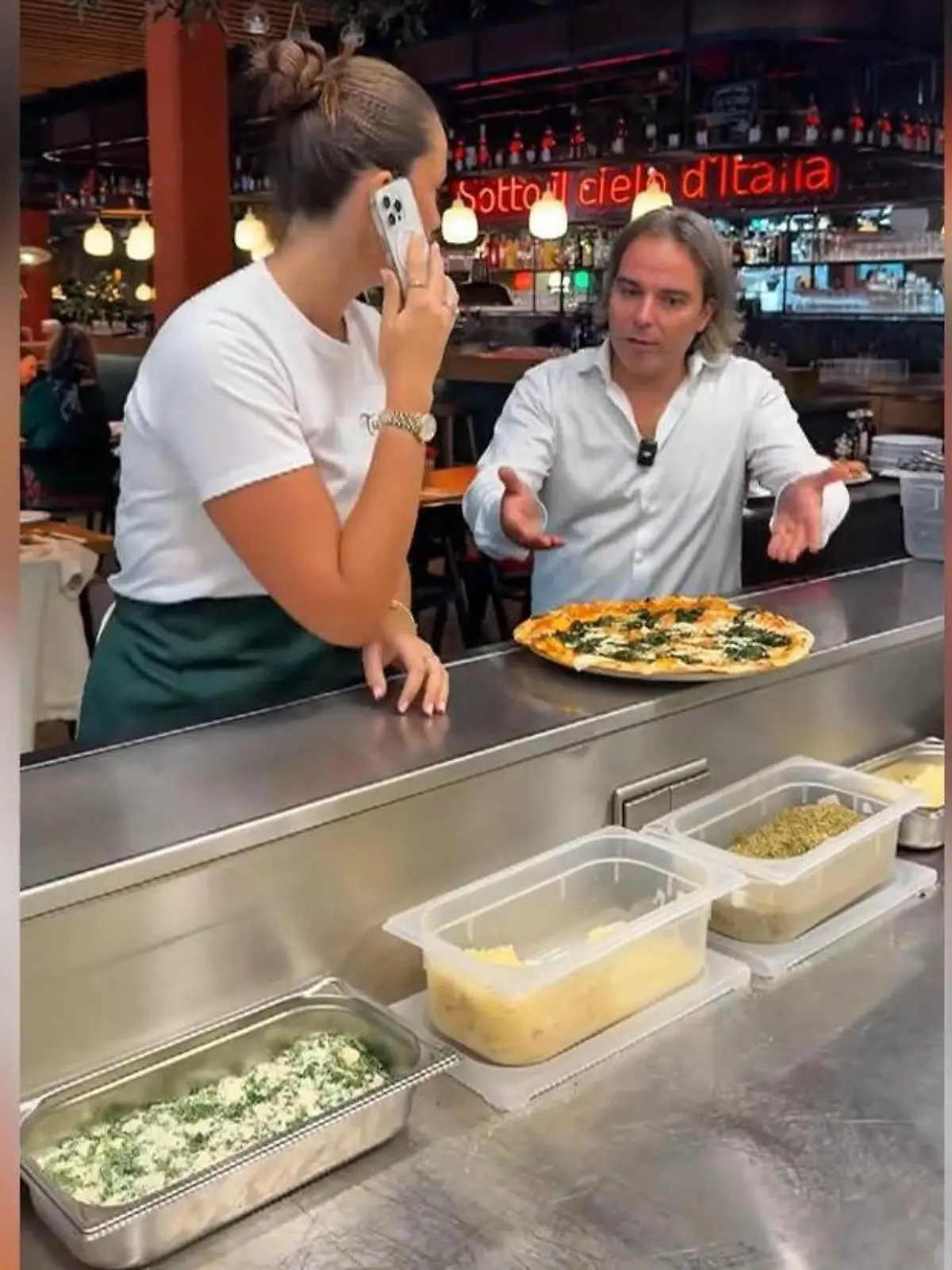 Bild zu: "Pause statt Pizza? Dieser Pizzeria-Chef macht sich über Gen-Z lustig"