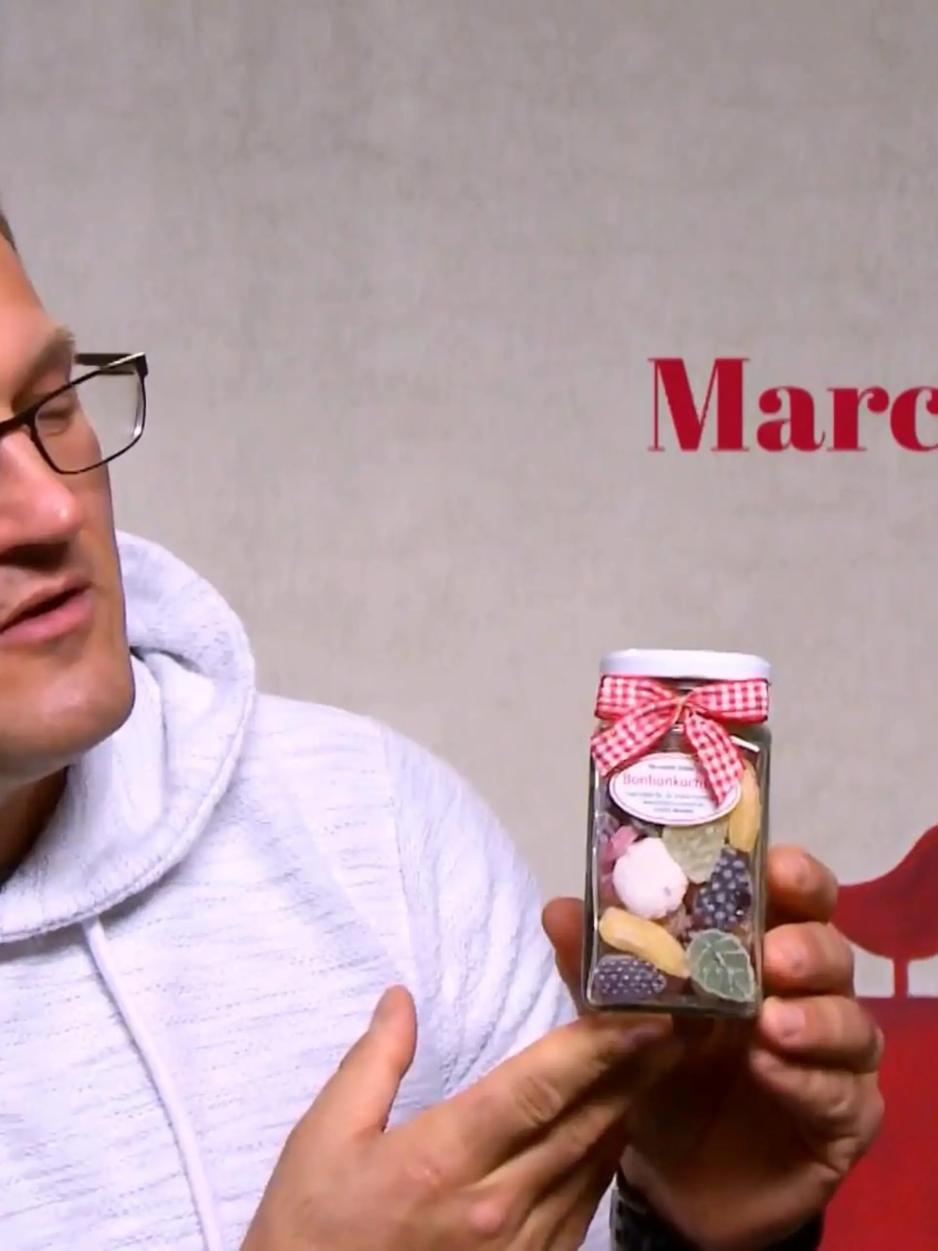 Bild zu: "Süße Bonbons für das Date - und das Team"
