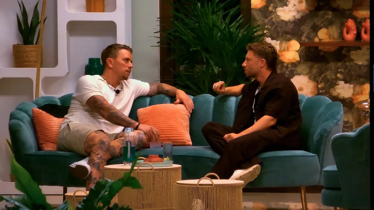 Er schnappt Ex-Bachelorette-Kandidat zum ZWEITEN Mal die Frau weg  Sie waren Freunde!