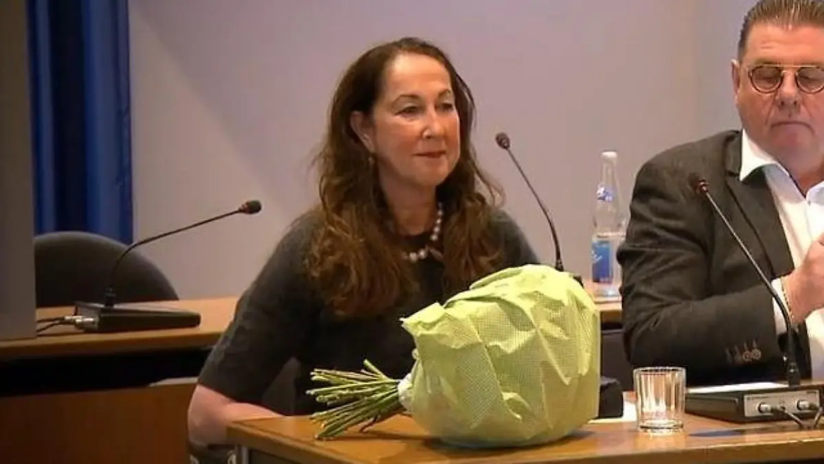 Nach schlimmem Messerangriff! Hier tritt Iris Stalzer ihr Amt als Bürgermeisterin an Erste Ratssitzung in Herdecke