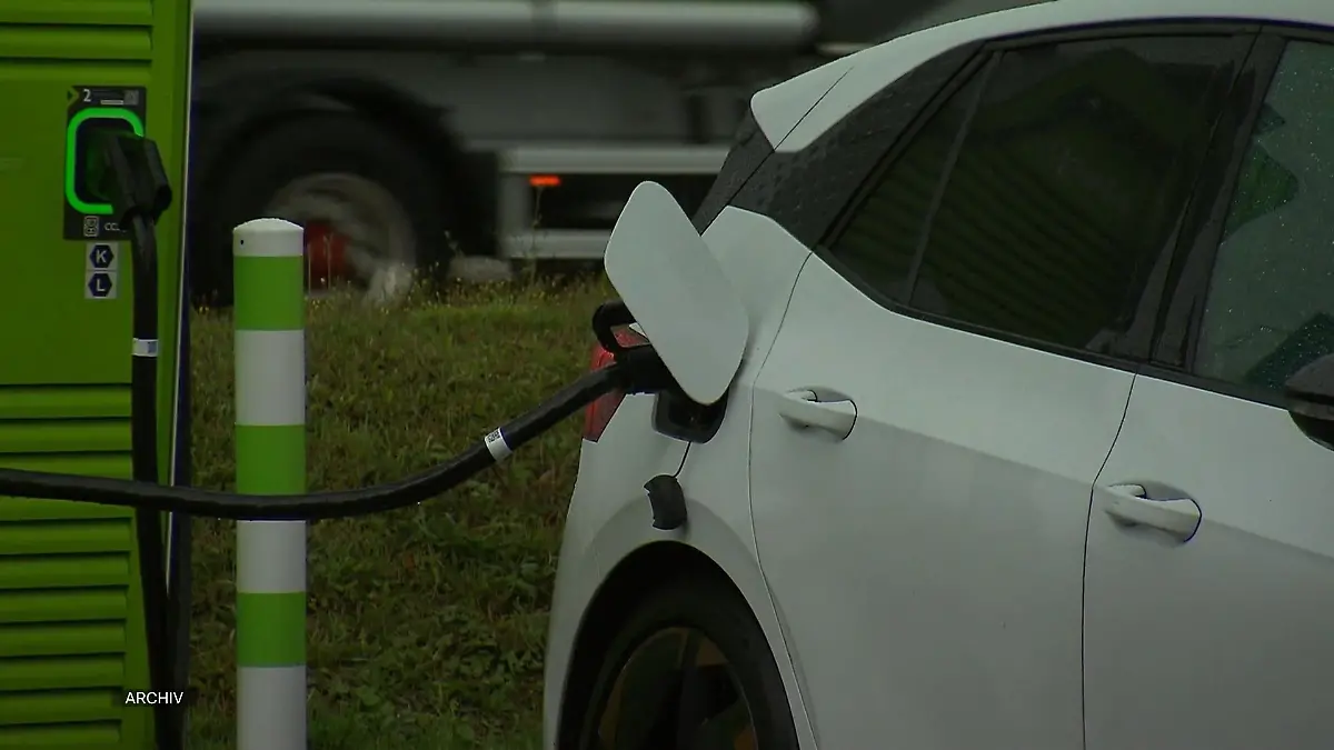 E-Ladesäulen „sehr mangelhaft“ Neue Auswertung vom ADAC