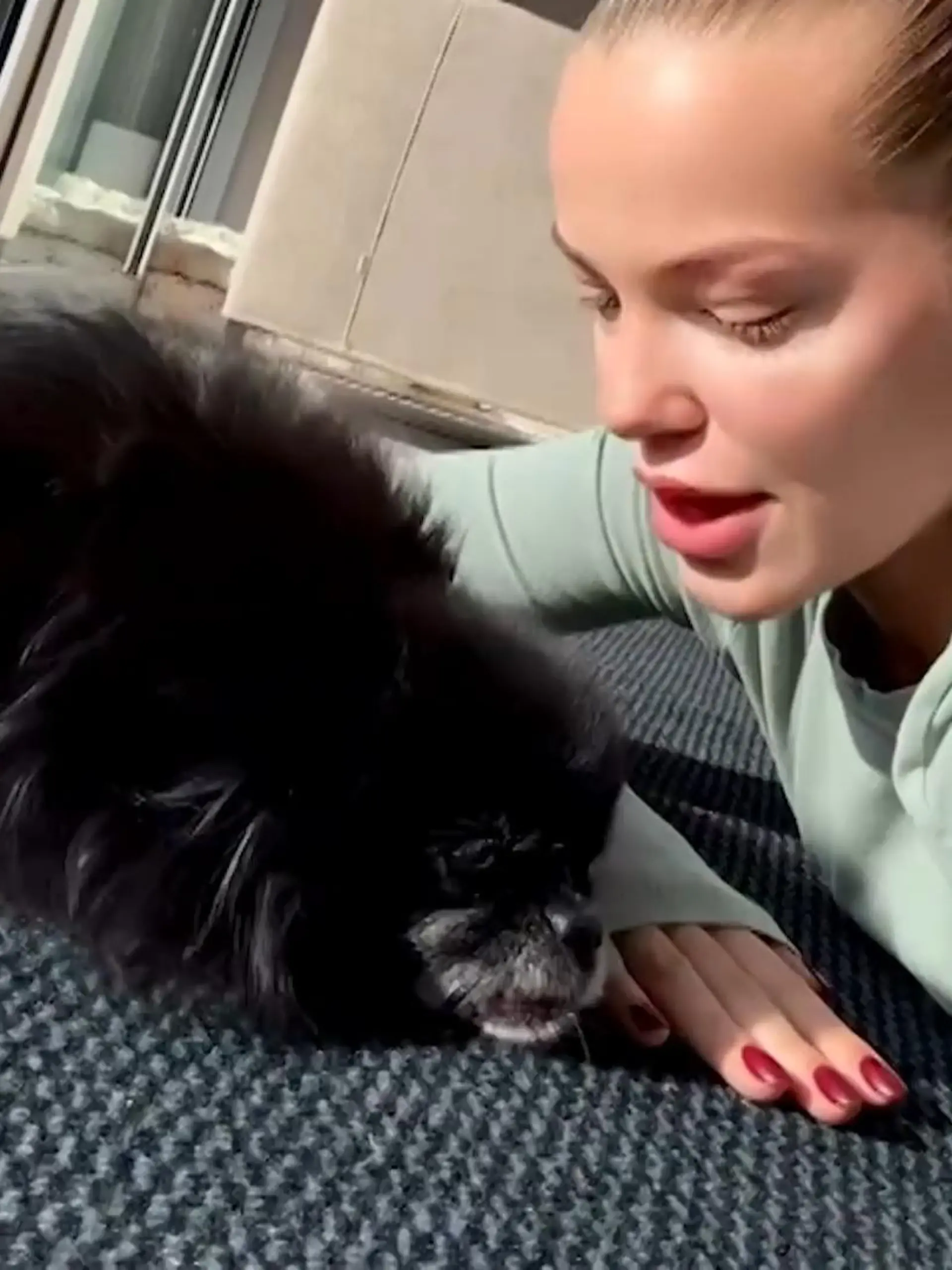 Laura Maria Rypa mit Hund